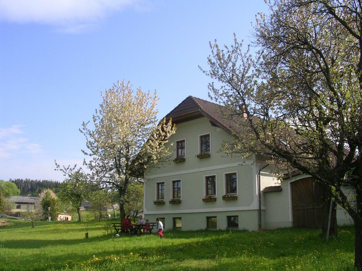 Biohof Mayerhofer Grossmeinharts Exterior foto